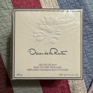 Oscar de la Renta perfumed foaming bath powder NIB